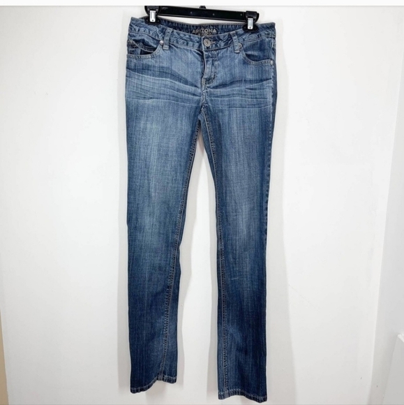 Arizona Blue Denim Jeans Juniors 7 Long Straight Leg Dark Wash Sandblasted EUC - Picture 1 of 6